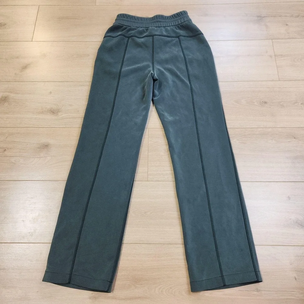 Lululemon Softstreme High Rise SweatPants Womens 4 Green Straight Leg Pockets